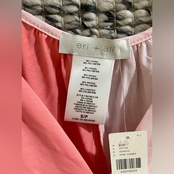💗 NWT Eri & Ali Anthropologie pink color block surplice tank sz S - Picture 4 of 5